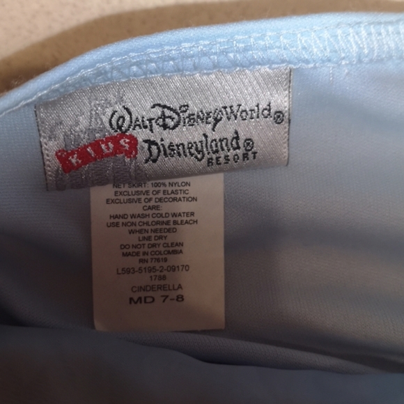 Cinderellas full kids set from Disney Land - Picture 5 of 5